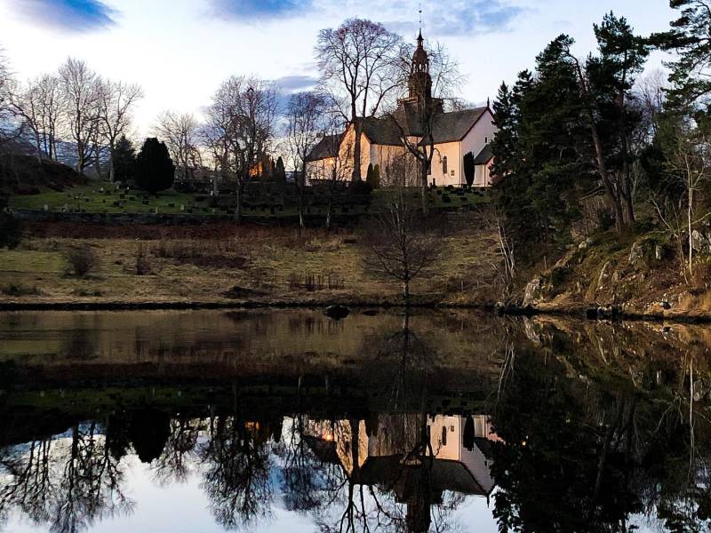 1_Borgundkyrkja_bilde1